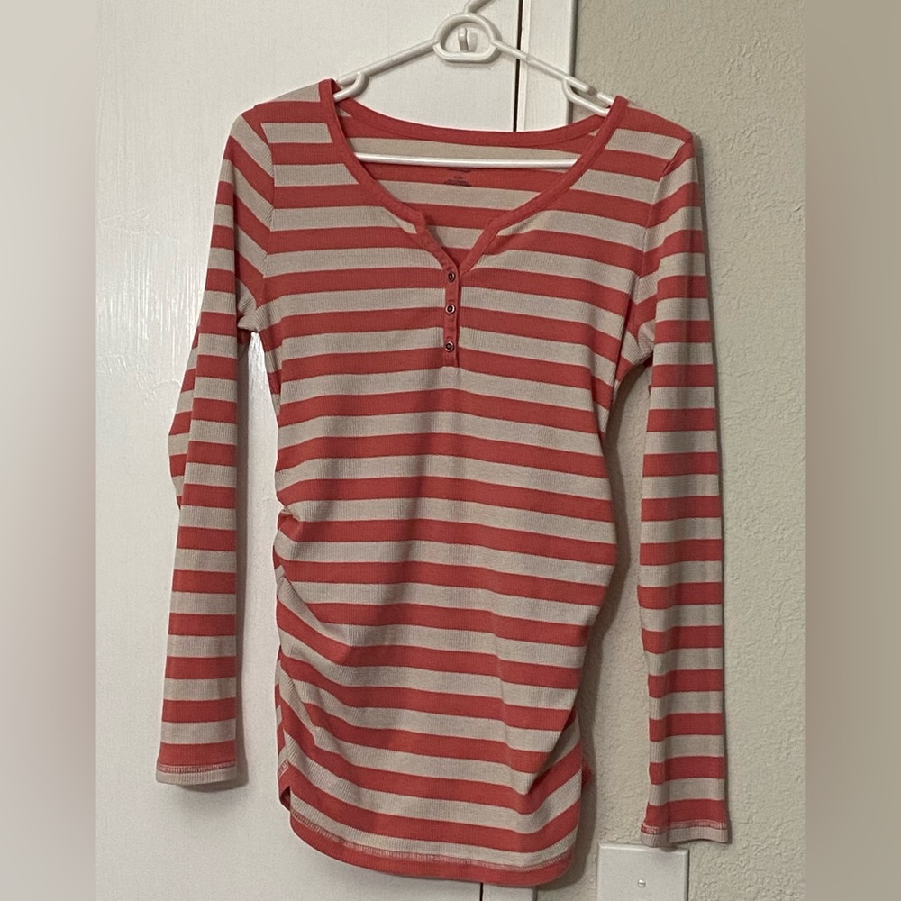 White and pink stripes Liz Lange maternity shirt